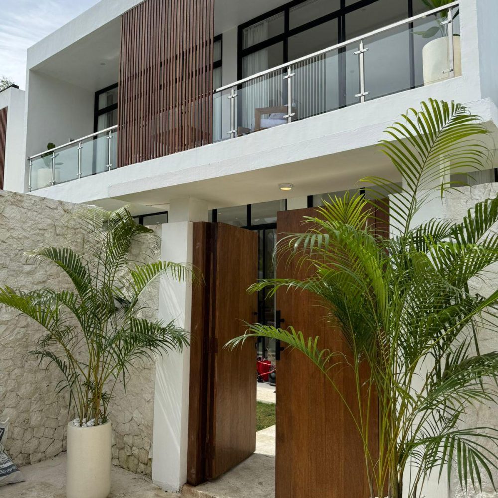 halaman depan villa somnia